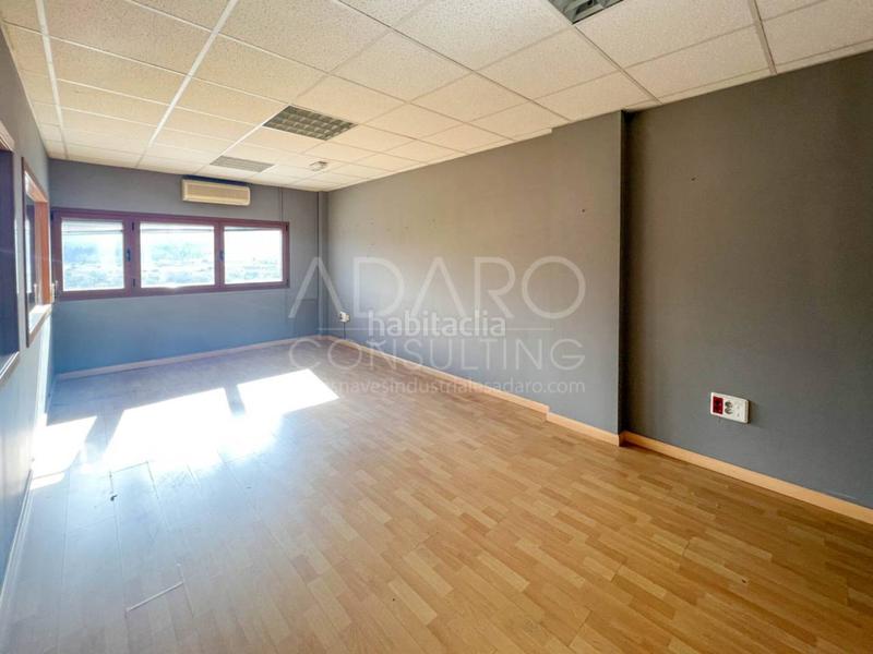 Foto ba46ed19-6351-49d1-b869-5caf754ea477. Nave industrial  en venta en nueva alcalá en Alcalá de Henares