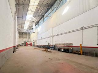 Fabrikhalle  Cristóbal colón. Nave industrial en venta en guadalajara de 1.050 m