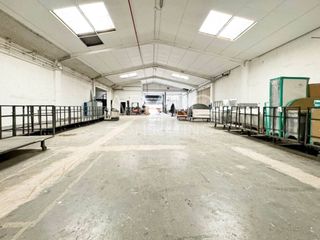 Fabrikhalle  Calle río. Nave industrial en venta en pinto de 898 m