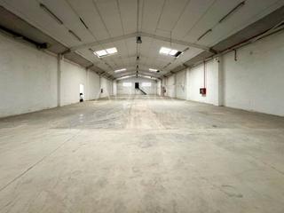Bâtiment à usage industriel  Río. Nave industrial en venta en pinto de 916 m