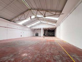 Industrial building in Flores