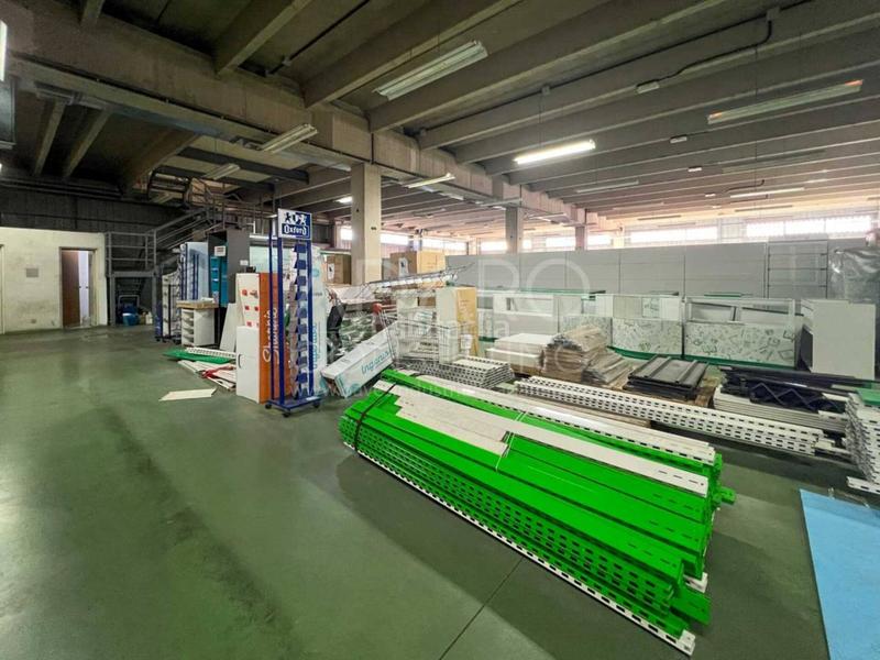 Foto 76a3dc82-12a5-4fcc-b4fa-4b348710dd01. Alquiler nave industrial  en alquiler de 2.973 m en Leganés