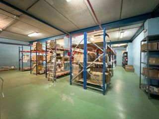 Nau industrial  Calle puerto de oncala. Venta de nave industrial en leganés norte