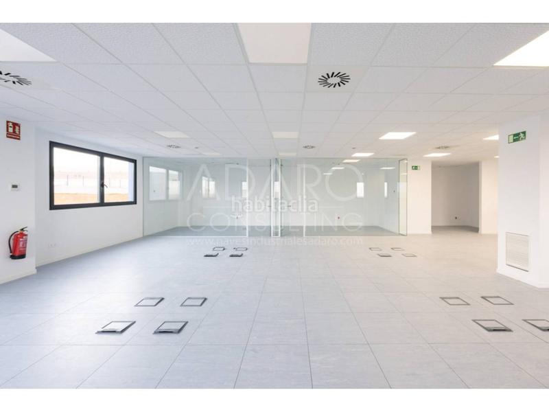 Foto 9835dbd0-8c7f-490e-b9ec-cd741bb6f17d. Affitto capannone industriale in La Dehesa de Moratalaz Illescas