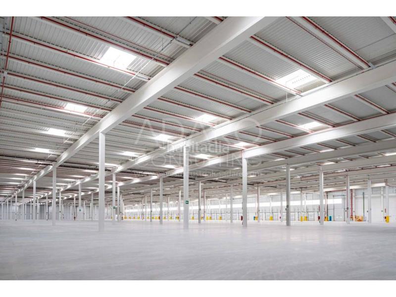 Foto b003301a-ecad-40b9-8757-a856b733f8d6. Location bâtiment à usage industriel dans La Dehesa de Moratalaz Illescas