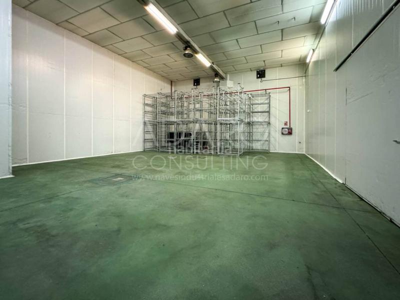 Foto 7afef185-5b46-41da-abe7-8697e4de32ea. Nau industrial a Valdepelayo-Montepinos-Arroyo Culebro Leganés