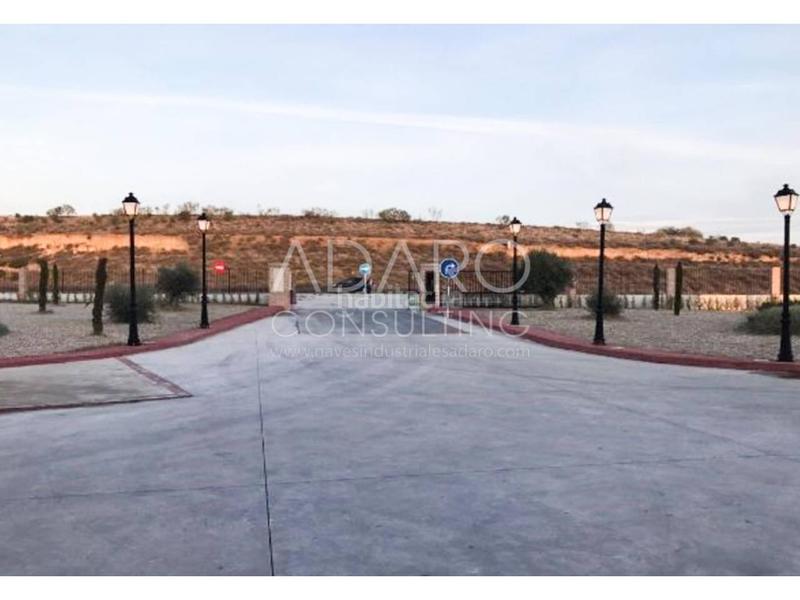 Foto 2838395a-e994-44e6-91a1-8a9971177200. Nave industrial  en venta en Yepes