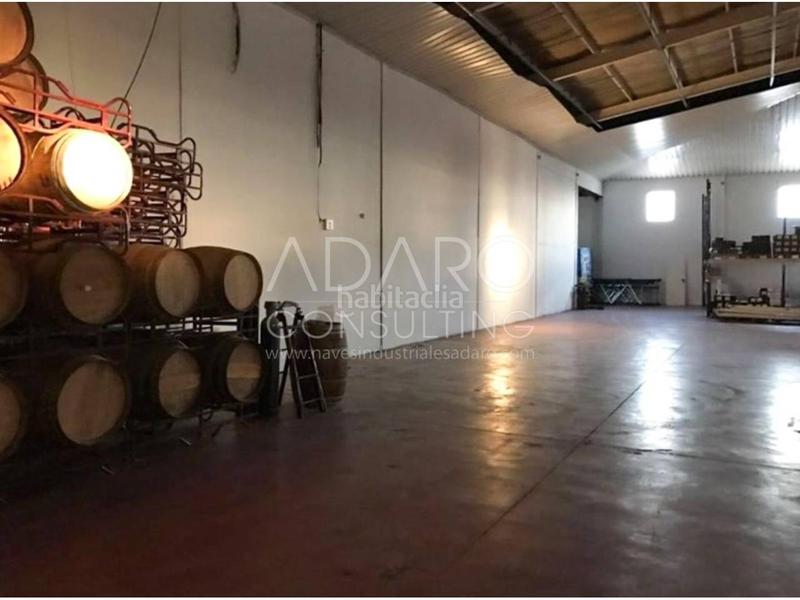 Foto 4cee68c8-6a82-4972-a766-b3be6429f448. Nave industrial  en venta en Yepes