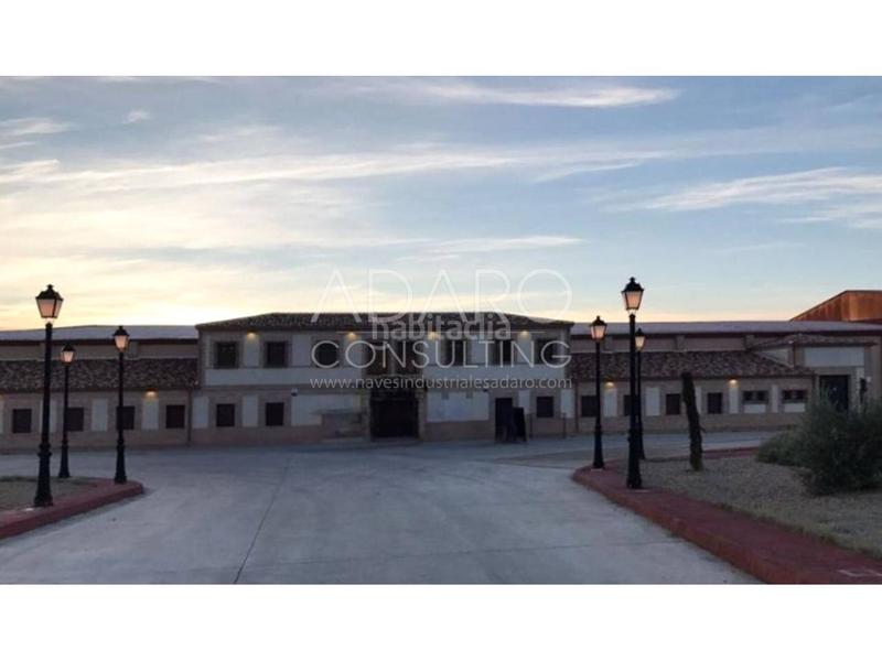 Foto d84a95ba-6121-4a15-a80b-1177981a0f61. Nave industrial  en venta en Yepes