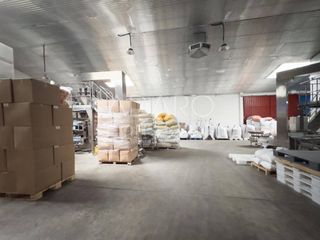Nau industrial  Calle almazara. Venta de nave industrial en tres cantos