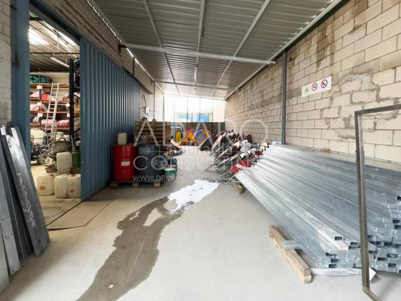 Foto 3e5afc50-f37d-4fab-ab4e-f2ed22f1b62d. Industrial building in Montserrat-Parque Empresarial San Fernando de Henares