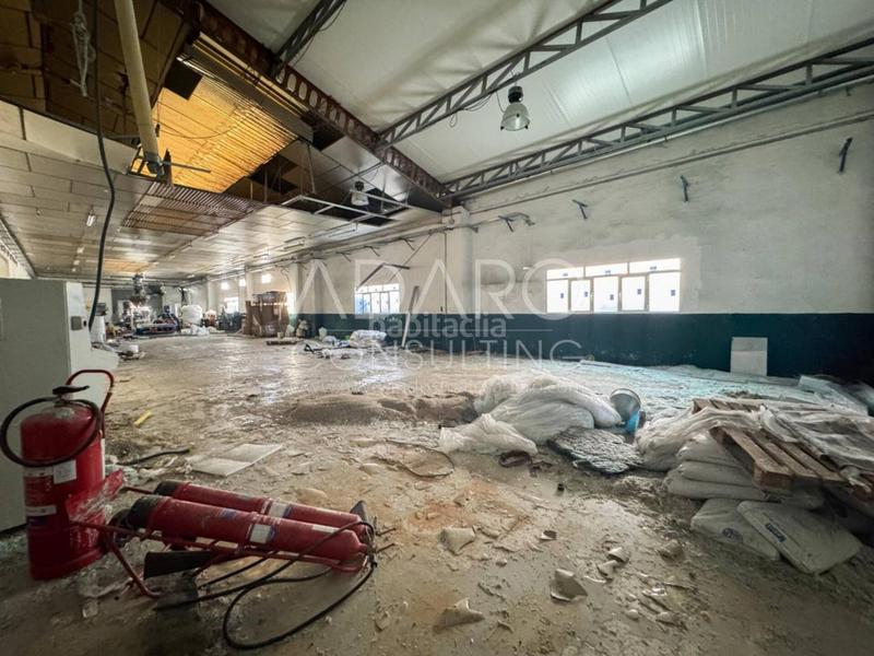 Foto cb1f3e0c-625f-4ad8-aac4-b540b93e2f75. Rent industrial building in Virgen del Rosario Torrejón de Ardoz