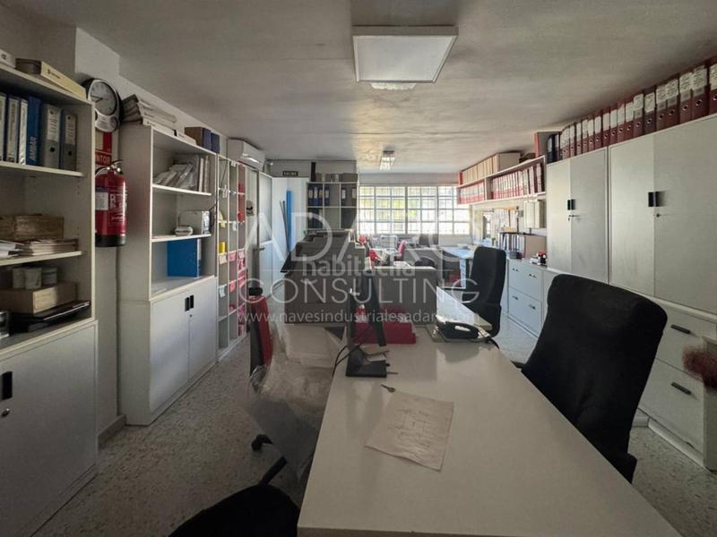 Foto f623401b-feda-4fd3-a73e-2708aecb7150. Location bâtiment à usage industriel dans Virgen del Rosario Torrejón de Ardoz