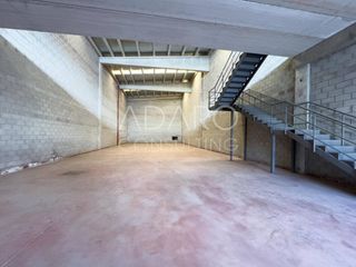 Rent Industrial building  Calle nitra. Nave industrial en alquiler en guadalajara de 810 m