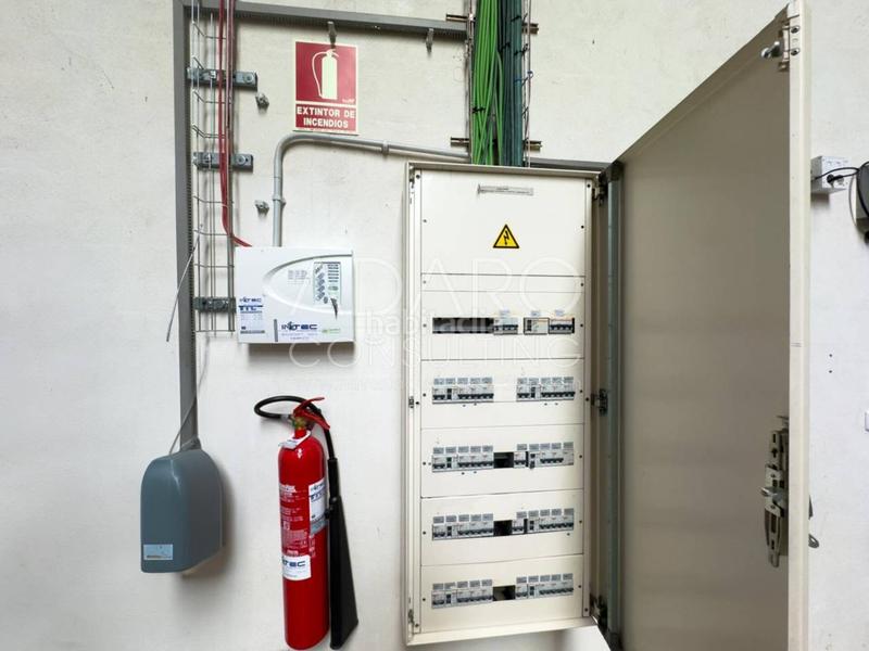 Foto 2cf36b08-c492-4e5f-9e76-3a5cc6e5f3f0. Lloguer nau industrial a Torres de la Alameda