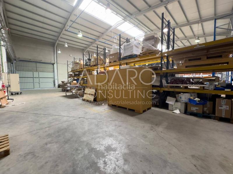 Foto 671c60f5-a269-45e9-a6a4-ba35669250e5. Lloguer nau industrial a Torres de la Alameda