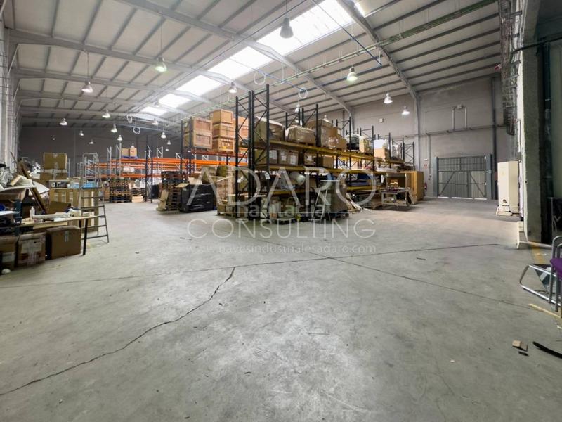 Foto 453a8a28-90de-434b-9980-f3a4c5fd11dc. Rent industrial building in Torres de la Alameda