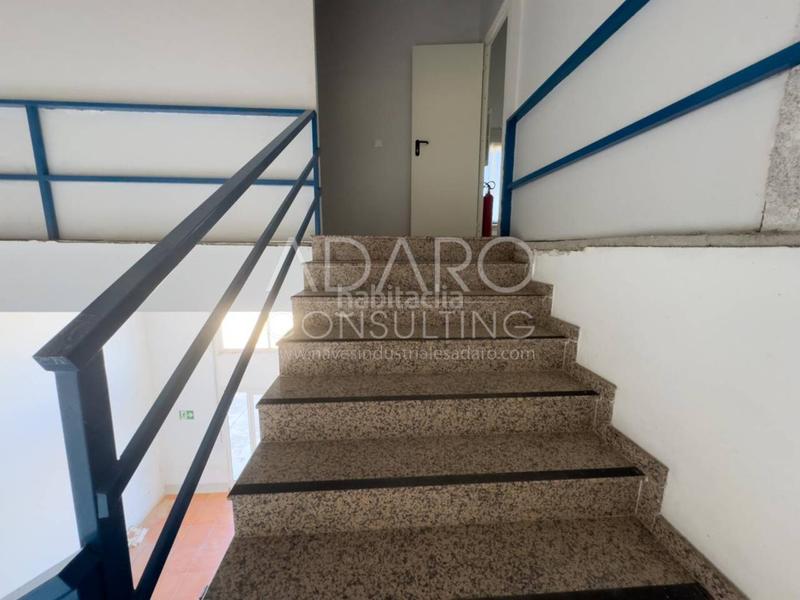 Foto 71fbca67-82f1-408f-ace8-e442a38e47eb. Rent industrial building in Torres de la Alameda