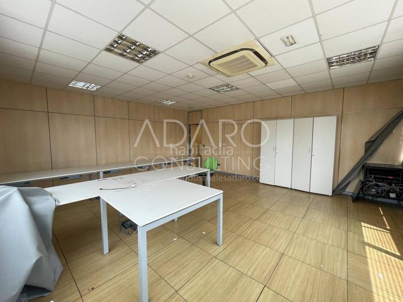 Foto f132fc44-a674-46af-b4dd-1b6277b05887. Lloguer nau industrial amb calefacció a Valdepelayo-Montepinos-Arroyo Culebro Leganés