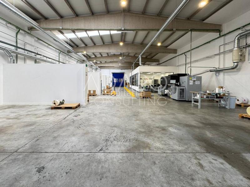 Foto e77baf29-0ea9-4ee8-9f5f-3d0c2d724f34. Alquiler nave industrial alquiler de nave industrial zona garena en Alcalá de Henares