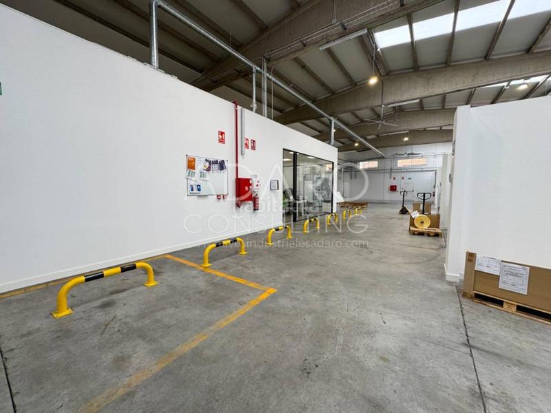 Foto 3e9fdf52-590a-441a-8a5e-35f766178845. Lloguer nau industrial amb calefacció a La Garena Alcalá de Henares