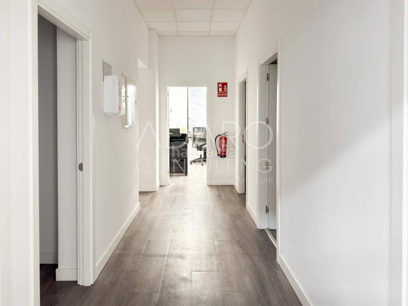 Foto 36cbfc6a-2fce-48ba-8eed-024105d6d562. Location bâtiment à usage industriel avec chauffage dans Alcalá de Henares