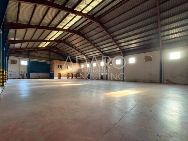 Foto c9849d69-0883-4be1-b9a3-2995b5596361. Rent industrial building in Leganés norte Leganés