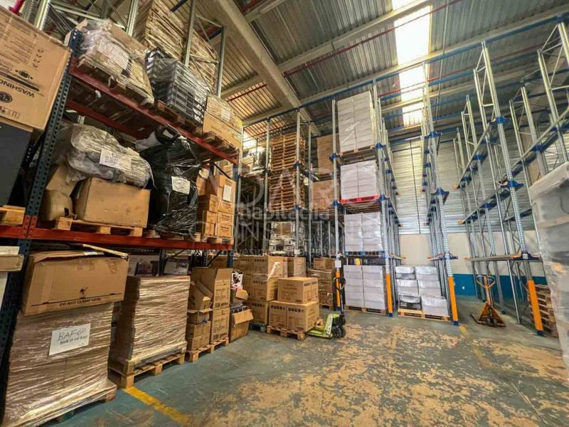 Foto 3b8c908a-41b5-43b0-a107-1a879f639723. Nau industrial a Alovera