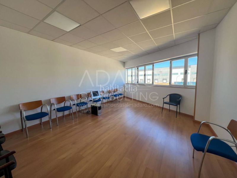 Foto d61204bd-8e80-4284-a20d-04fd5fdcf508. Nau industrial a Alovera