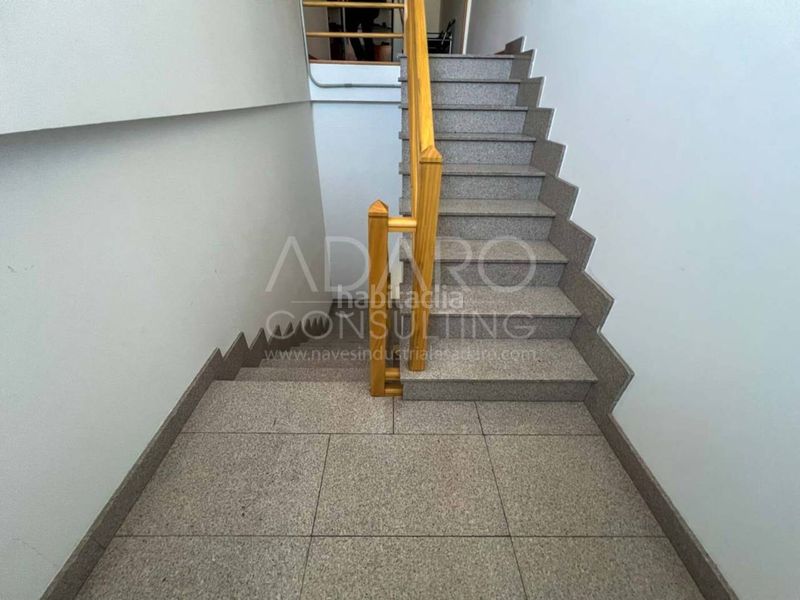 Foto e9b5a7fa-d9be-49e3-b121-5e6073779f8f. Nau industrial a Alovera