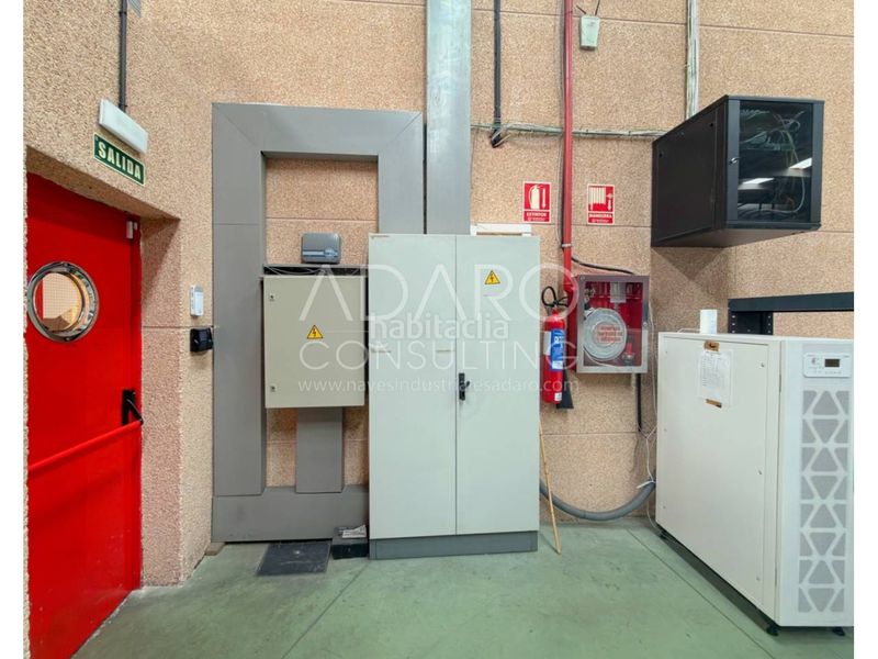 Foto 4489e60c-f74c-4d74-8fc0-71f37a3eac4a. Nau industrial amb calefacció a Urbanización Este-Montepríncipe Boadilla del Monte