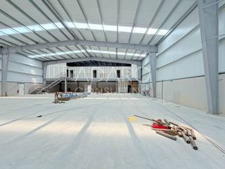 Bâtiment à usage industriel  Calle cañada del pozo. Venta de nave industrial en loeches 1.345 m