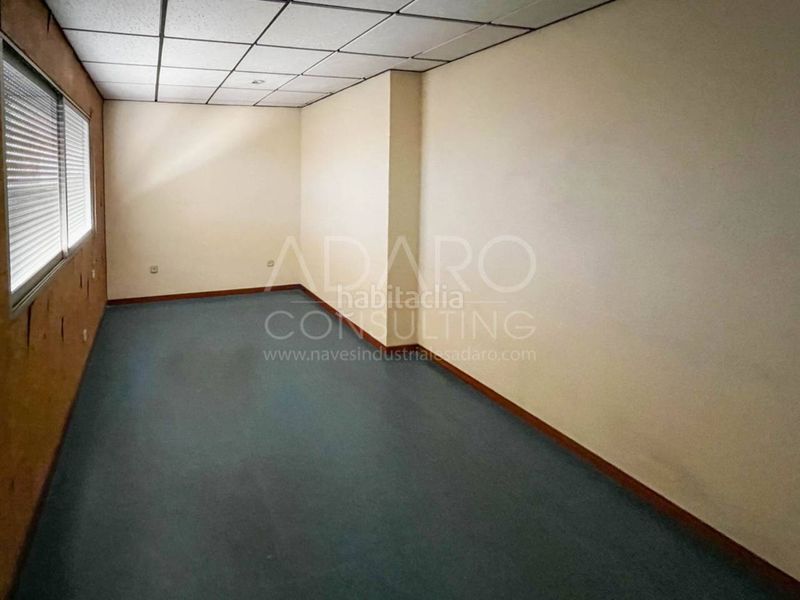 Foto a93711b5-6e13-4ef6-b637-3e651adcd6ad. Nau industrial a Montserrat-Parque Empresarial San Fernando de Henares