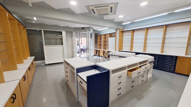 Foto d7b54fc5-0e3c-4e9c-957c-60bd80bbacbd. Lloguer local comercial a Avià