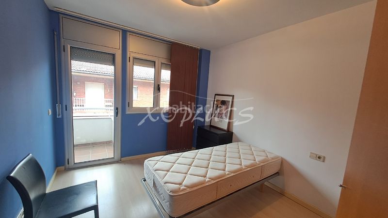 Foto a2296bd4-ebfd-47a3-8fb9-f6ac93dd64e2. Pis amb calefacció aparcament a Berga
