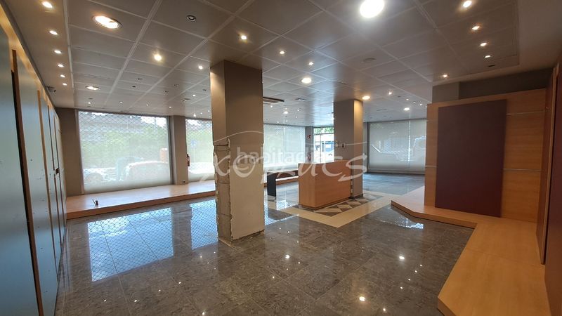 Foto aecfea9f-5b4e-4f02-a615-315ddda586bb. Lloguer local comercial a Berga
