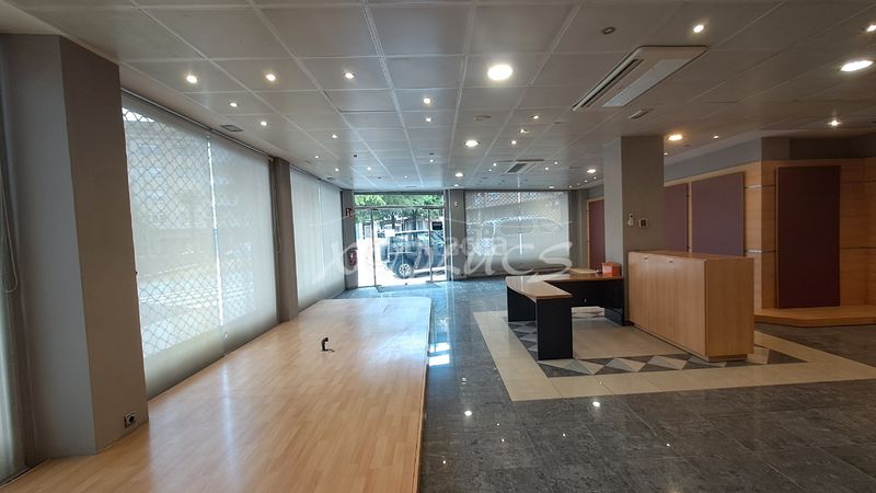 Foto f4d4010b-bb84-4358-aa1b-f4fe9b3c6702. Lloguer local comercial a Berga
