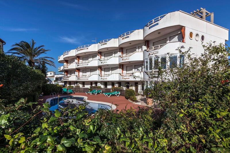 Foto 884736b9-4bfa-4727-b2f8-636e89dd2a34. Reihenhaus mit heizung pool in Salins - Cavall de Mar Empuriabrava