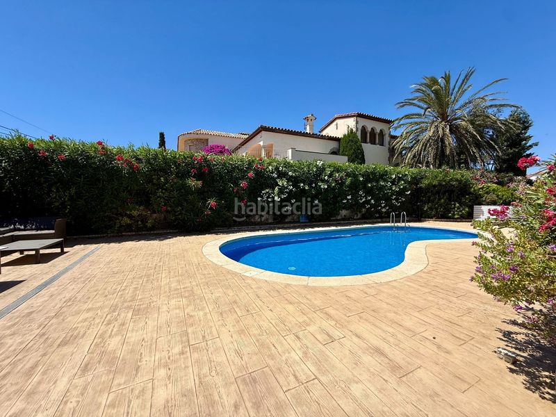 Foto 2be97f74-9727-4b75-95ad-812a6497fc01. Casa adossada amb piscina a Salins - Cavall de Mar Empuriabrava