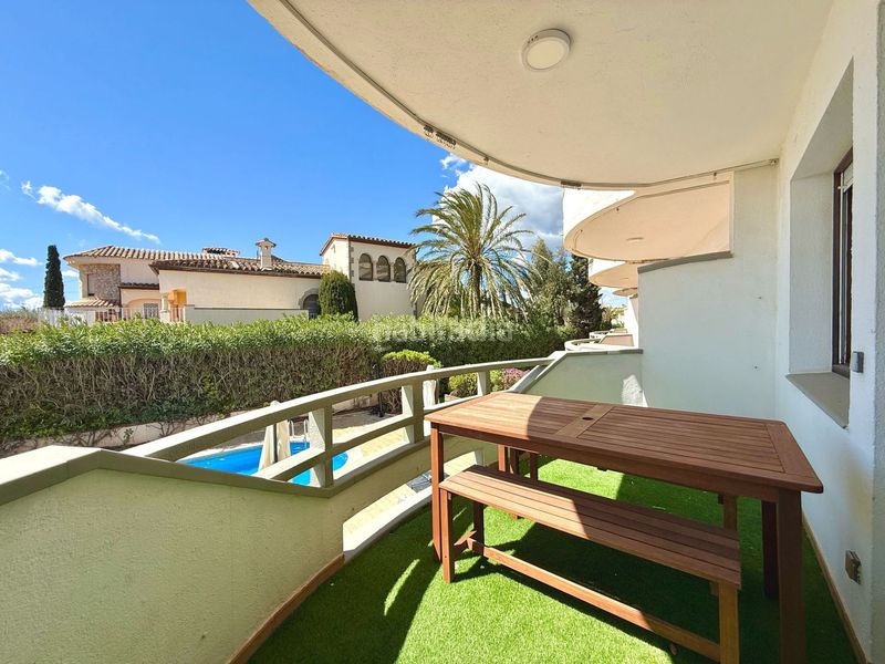 Foto 2746d0a9-1757-47d9-8939-ce789c6cd193. Casa adossada amb piscina a Salins - Cavall de Mar Empuriabrava
