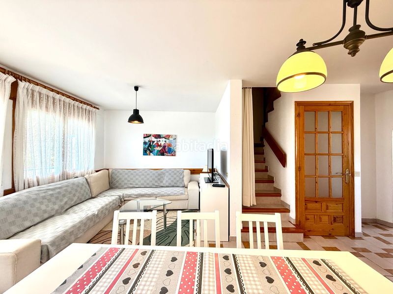 Foto 53c0b0b8-8946-42d4-9552-58e35be05b7a. Casa adossada amb piscina a Salins - Cavall de Mar Empuriabrava