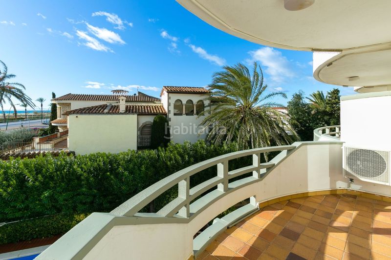 Foto f14cf99d-4b12-41a6-8457-74a1d0fd8c4f. Casa adossada amb piscina a Salins - Cavall de Mar Empuriabrava