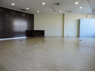 Location Local commercial  Carrer de brujas. Local en el centro-gran via