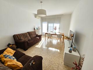 Appartement  Carrer de rosales. Edificio con 2 viviendas y local