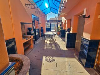 Rent House  Carrer d'ausiàs marc. Casa amueblada con terraza y ascensor