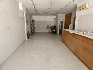 Local commercial  Carrer de barcelona. Local en venta o alquiler, en buen estado