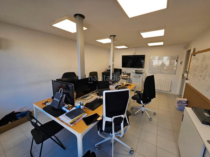 Foto fe026931-c7ba-416f-95d0-ec02de5347c5. Oficina  a 3 esquinas de la rambla en Centre Sabadell