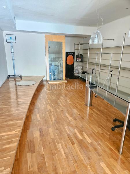 Foto aeaa304f-f8ab-4af5-85ec-80f38b977d70. Edificio in Centre Sabadell