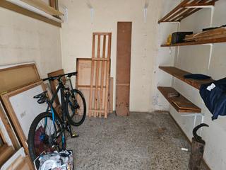 Local commercial  Carrer francesc layret. Local  para almacn 27m