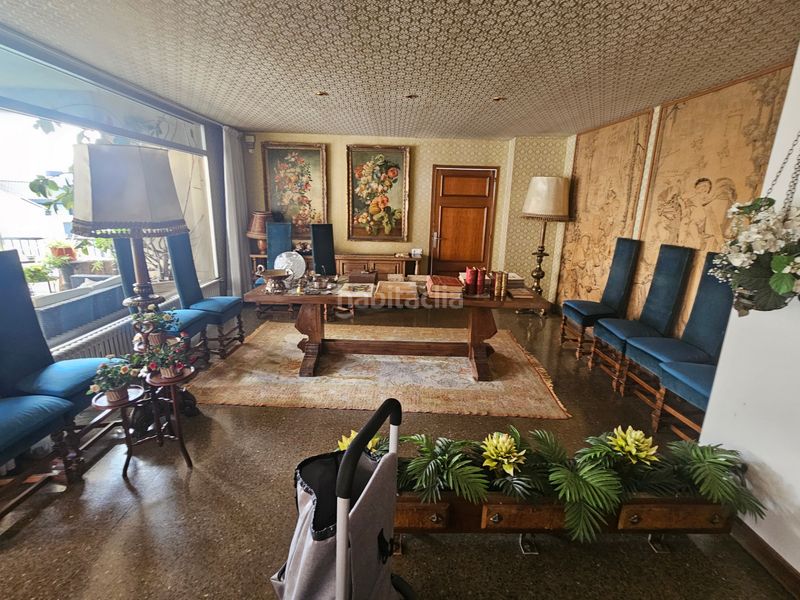 Foto 1ccc488f-8df8-463c-823e-d9df5deeca1c. Pis amb xemeneia calefacció a Centre Sabadell